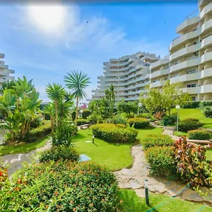 https://benalbeach-playa-en-benalmadena.1costadelsol.com
